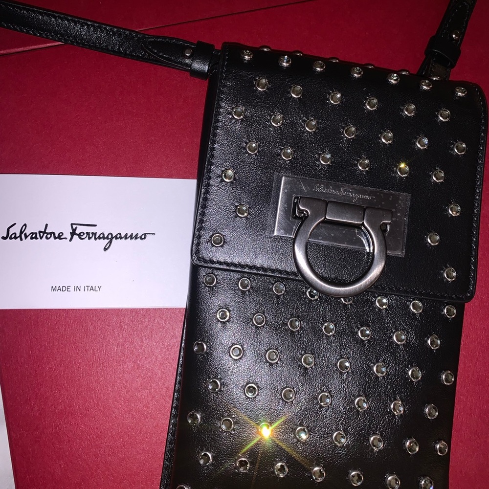 💖 NWT Salvatore Ferragamo Smartphone Crossbody or Belt bag w/ Crystals